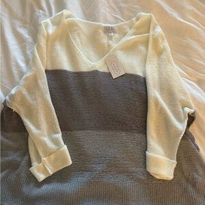 NWT mud pie one size Cozy Color Block Sweater - Cream and Gray